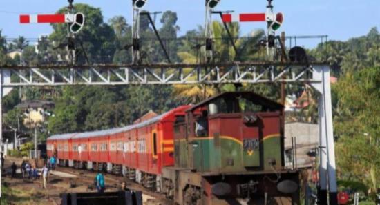Trains Suspended Between Rambukkana & Peradeniya
